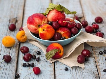 Poletno sadje - vitaminska osvežitev